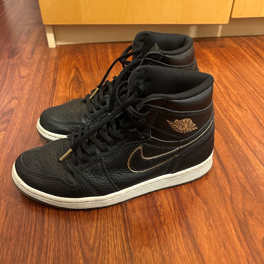 Nike Air Jordan 1 Retro High City of Flight Black Gold 555088-031 Mens Size 8.5
